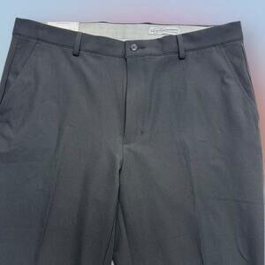 GREG NORMAN GOLF Men’s 36 x 30 Black Ultimate Travel Pant